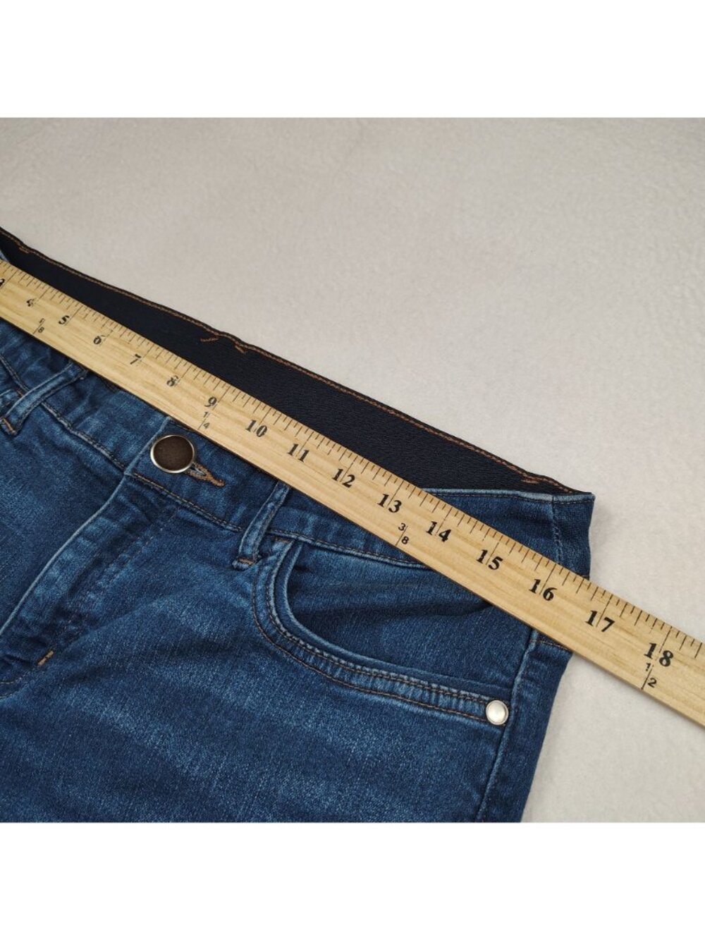 Christopher and Banks Signature Slimming Jeans Womens 12 Petite - Picture 8 of 8